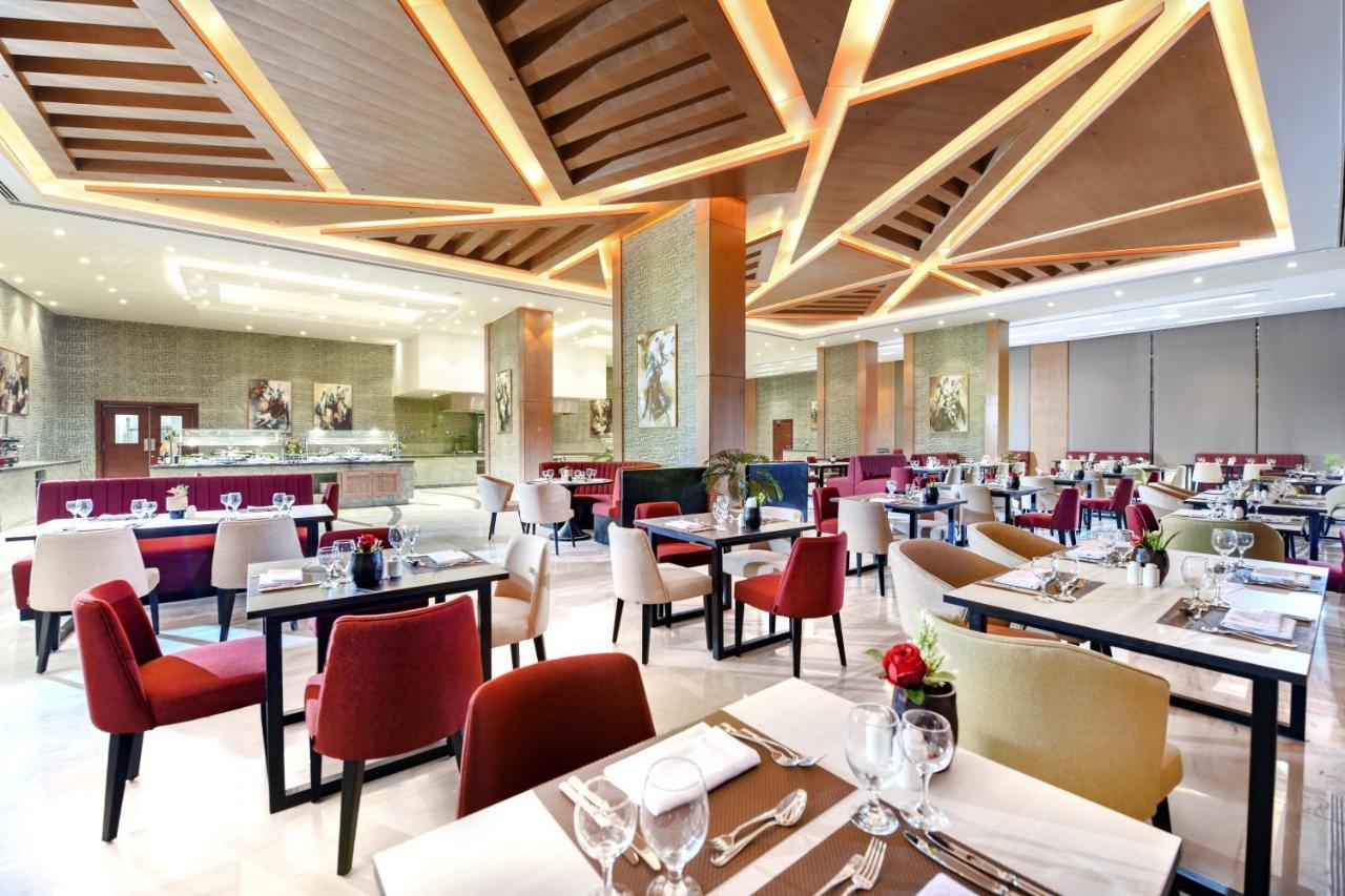 Tolip Resort El Galala Hills Αΐν Σούχνα Εξωτερικό φωτογραφία The restaurant