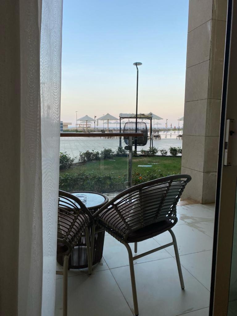 Tolip Resort El Galala Hills Αΐν Σούχνα Εξωτερικό φωτογραφία View of the hotel's pool